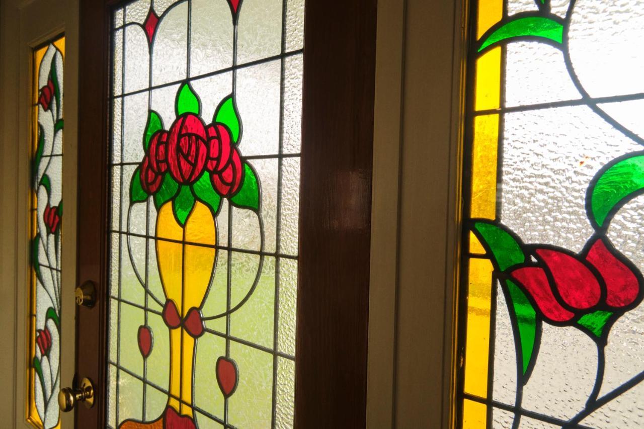 Victorian Designs - Spacious Home In Rotorua Central ภายนอก รูปภาพ