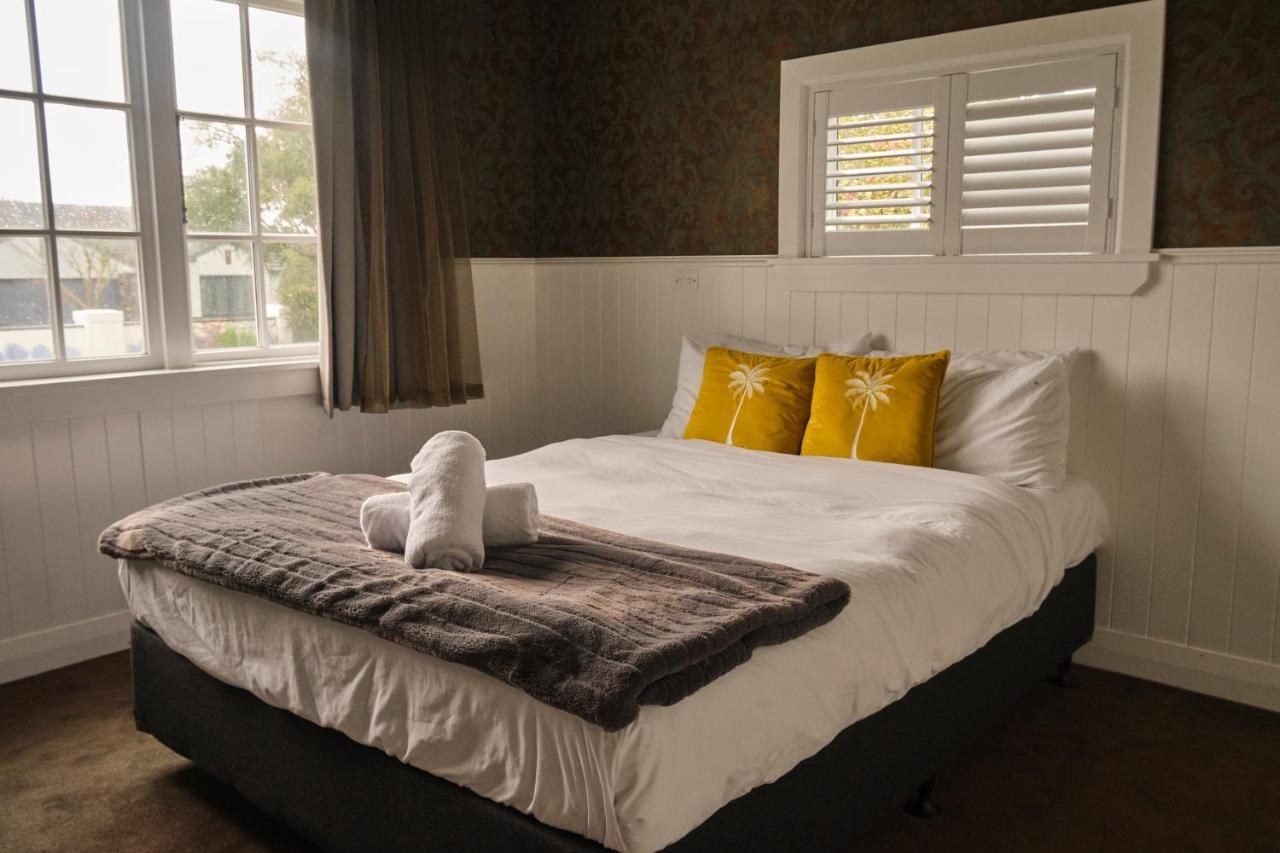 Victorian Designs - Spacious Home In Rotorua Central ภายนอก รูปภาพ